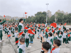 湖南湘鄉(xiāng)金豆苗幼兒園用歌聲奏響孩子愛(ài)國(guó)情