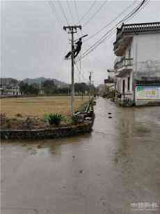 休寧縣五城鎮(zhèn)：亮化村莊喜迎新年