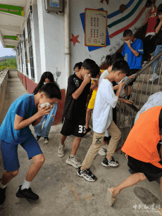 邵東市九龍嶺鎮(zhèn)民族學(xué)校開展消防安全演練