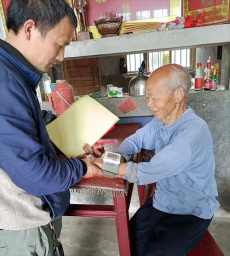 湖南隆回金石橋：家庭醫(yī)生為簽約群眾送去健康“醫(yī)靠”