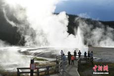 外媒：美國(guó)黃石國(guó)家公園34年來(lái)首次全面關(guān)閉