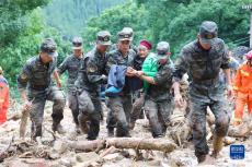 重慶萬(wàn)州區(qū)長(zhǎng)灘鎮(zhèn)出現(xiàn)特大暴雨