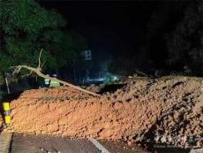 藍(lán)山公安交警：全力應(yīng)對(duì)“強(qiáng)降水”保道路安全暢通