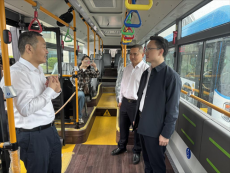 衡陽(yáng)智電客車舉行豪華電動(dòng)車出口韓國(guó)發(fā)車儀式