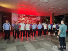 祁東縣洪橋街道：夜巡護(hù)校園 點(diǎn)亮“平安燈”