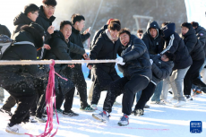 冬日時(shí)節(jié) 各地迎歡樂冰雪季